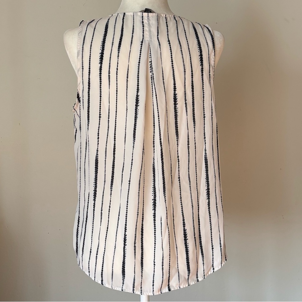 Banana Republic Navy and White Striped Tank Top Size M - Picture 3 of 7